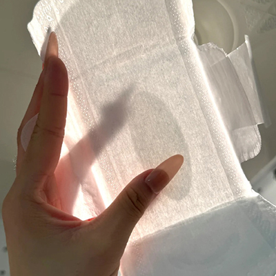 Línea de producción de toallas sanitarias con servoaccionamiento