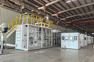 Línea de producción de pañales para bebés con servoaccionamiento