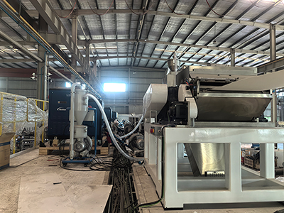 Línea de producción de pañales para bebés con servoaccionamiento