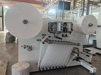 Línea de producción de pañales para bebés con servoaccionamiento